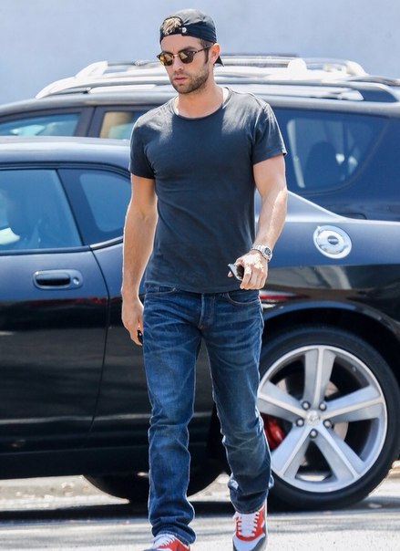 Чейз Кроуфорд в ЛА - 28 мая