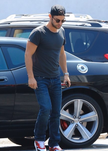 Чейз Кроуфорд в ЛА - 28 мая