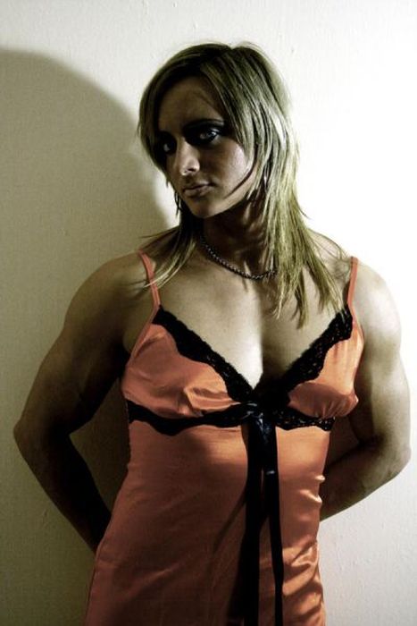 Девушка-бодибилдер Девушка-бодибилдер