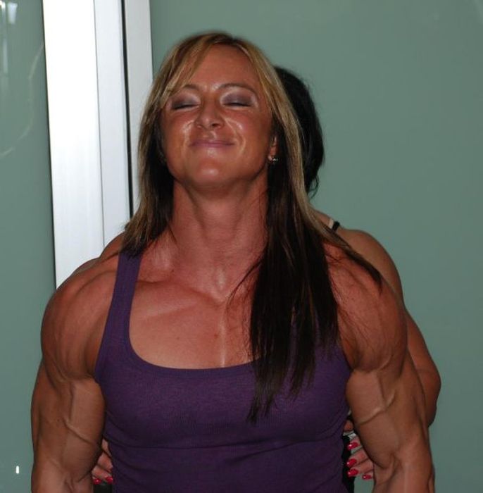 Девушка-бодибилдер Девушка-бодибилдер