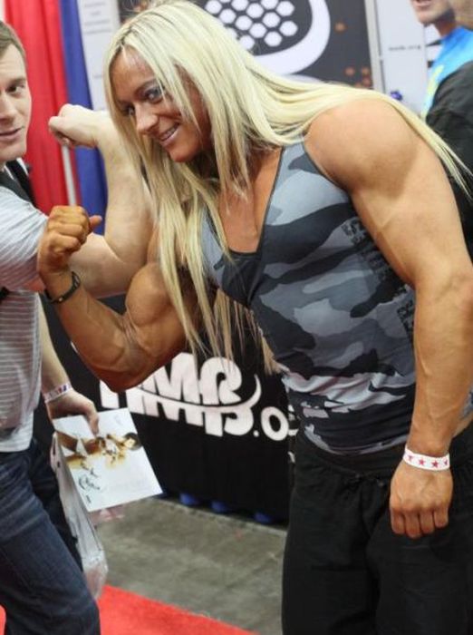 Девушка-бодибилдер Девушка-бодибилдер