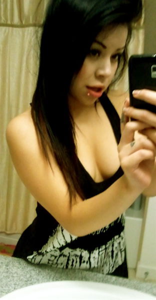 Девушки, которые не любят носить бюстгальтеры