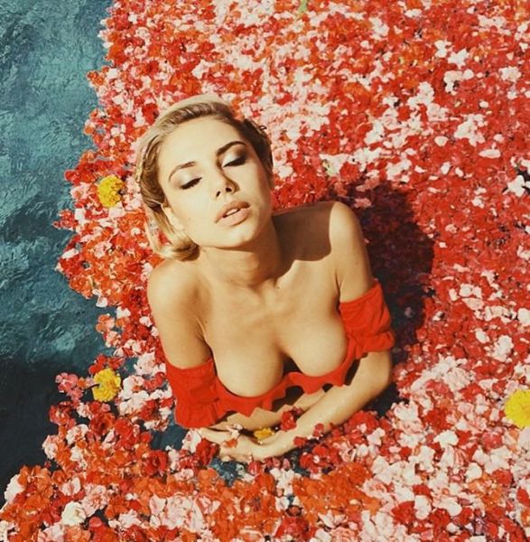 Девушки, которым невозможно смотреть в глаза