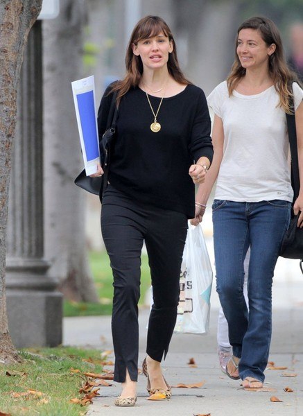 Дженнифер Гарнер в Санта Монике - 28 мая