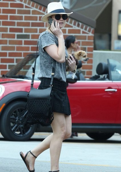 Дженнифер Лоуренс в Беверли Хиллз - 16 мая