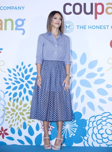 Джессика Альба на пресс-конференции