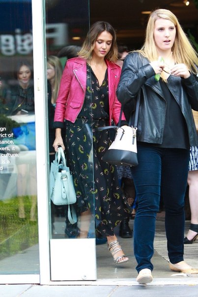 Джессика Альба направляется в Melrose Gallery