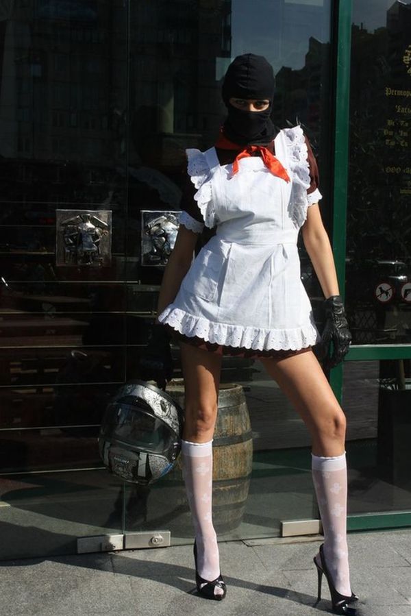 Эмма - любительница мотоспорта Эмма - любительница мотоспорта