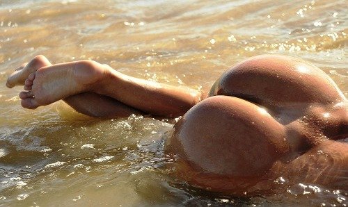 Формы у девушек разные (эротика)