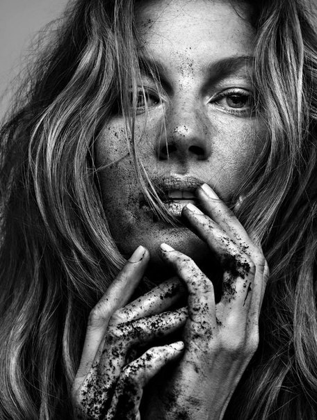 Фотосессия Жизель Бюндхен для Vogue Brasil May 2015