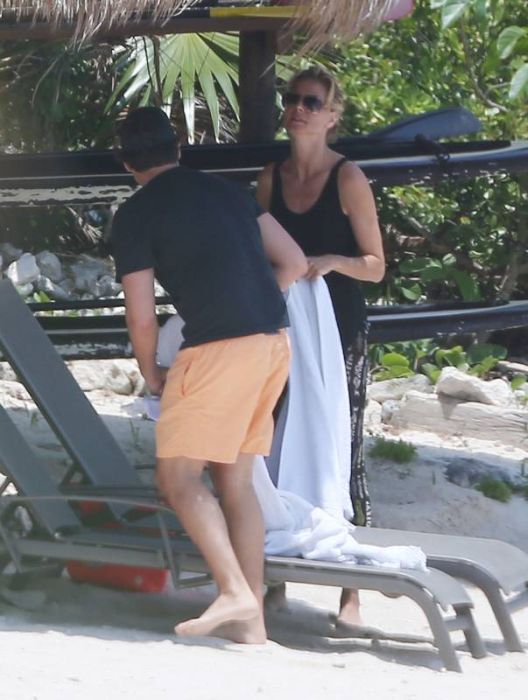 Хайди Клум решила позагорать топлес (эротика) Хайди Клум решила позагорать топлес (эротика)