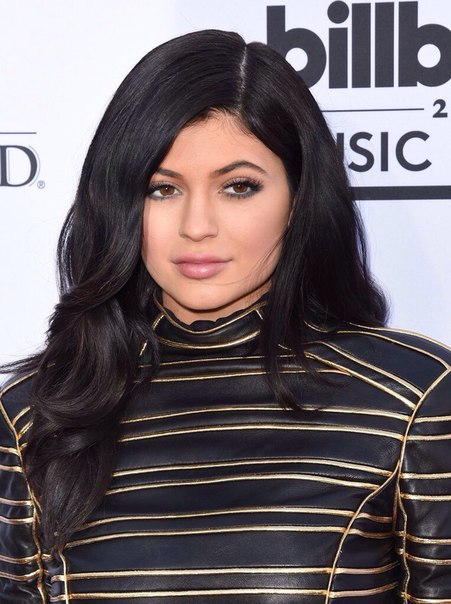 Кайли Дженнер на красной дорожке Billboard Music Awards