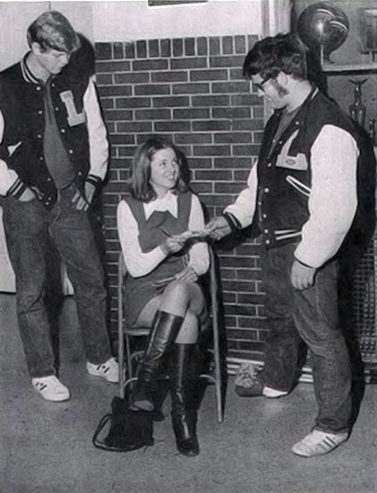 Короткие юбки из прошлого