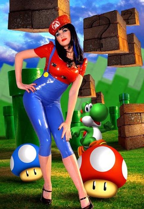 Косплей в костюмах из латекса