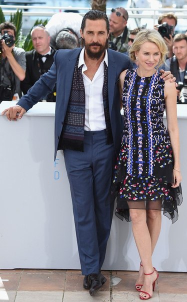 Мэттью МакКонахи и Наоми Уоттс на фотоколе фильма Море деревьев