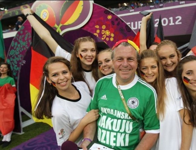 Немецкие фанатки ЕВРО-2012 Немецкие фанатки ЕВРО-2012