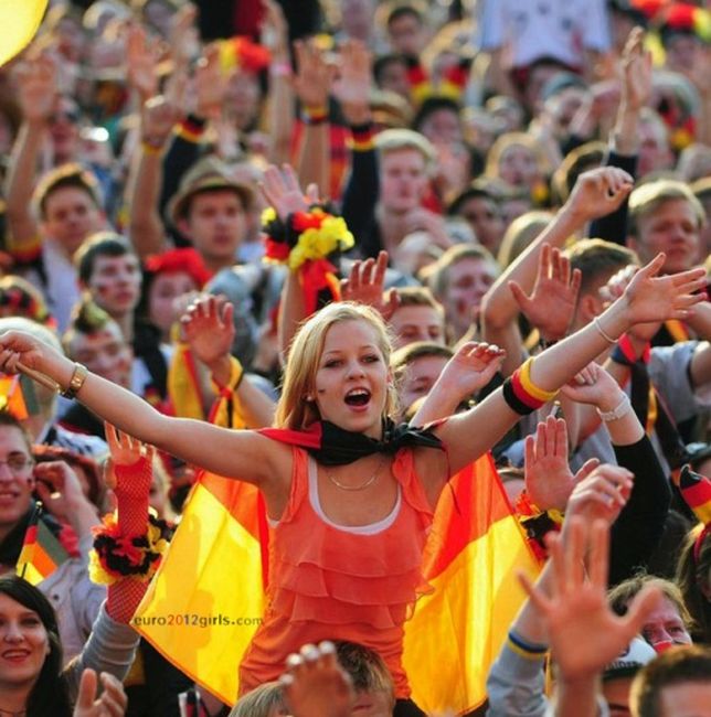 Немецкие фанатки ЕВРО-2012 Немецкие фанатки ЕВРО-2012