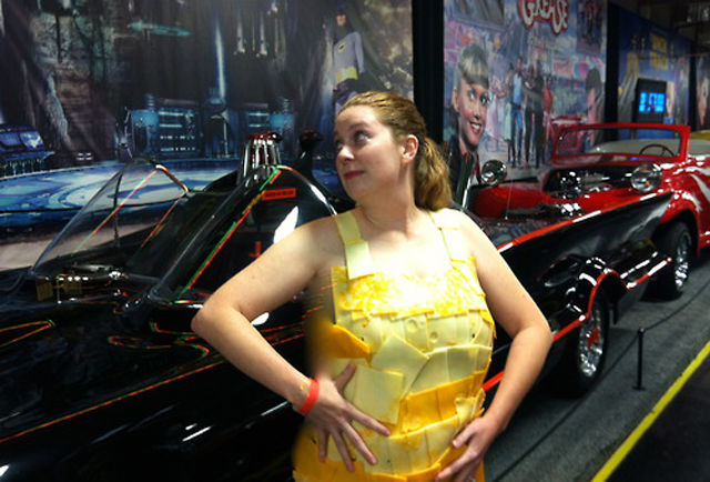 Новая мода - платья из сыра