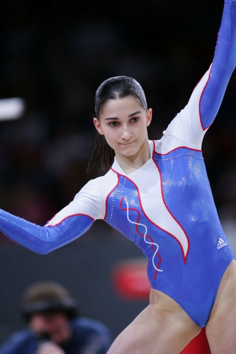 Откровенные позы симпатичных спортсменок