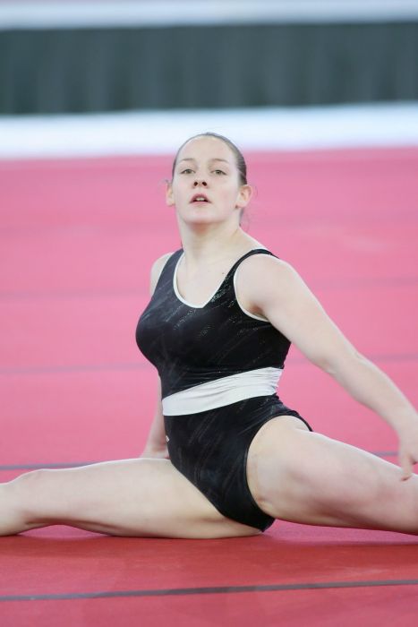 Откровенные позы симпатичных спортсменок