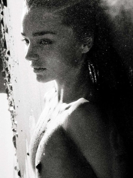 Проект "Голые знаменитости" Миранда Керр Голая