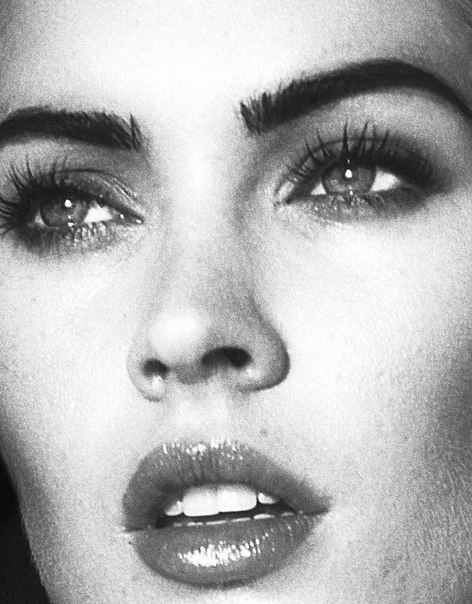 Просто фото очаровательной красотки Megan Fox