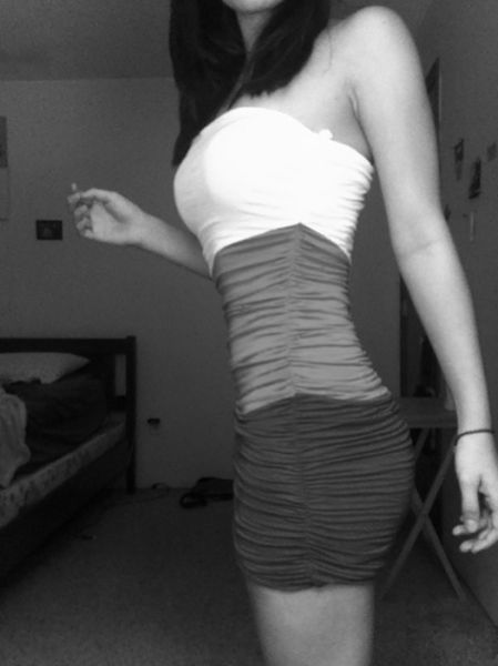 Сексуальные девушки в обтягивающих платьицах Сексуальные девушки в обтягивающих платьицах