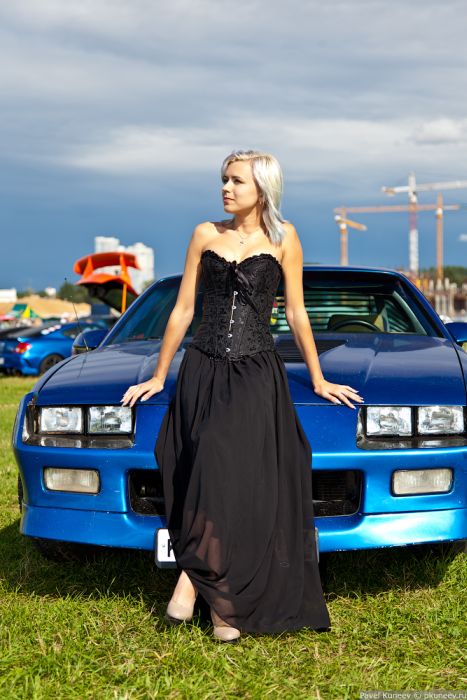 Симпатичные девушки с фестиваля Автоэкзотика Симпатичные девушки с фестиваля Автоэкзотика