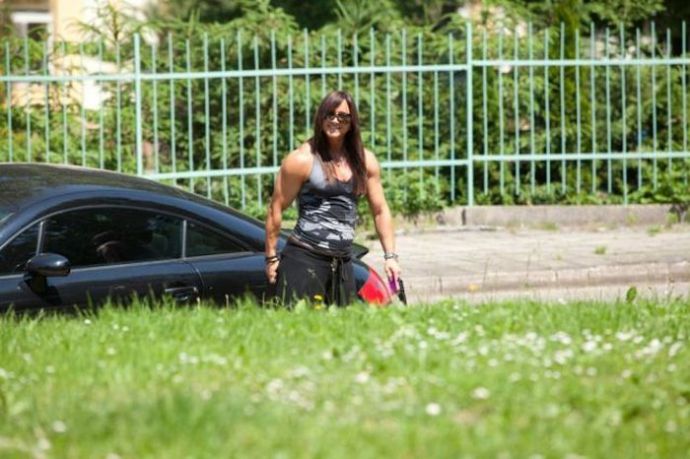 Девушка-бодибилдер