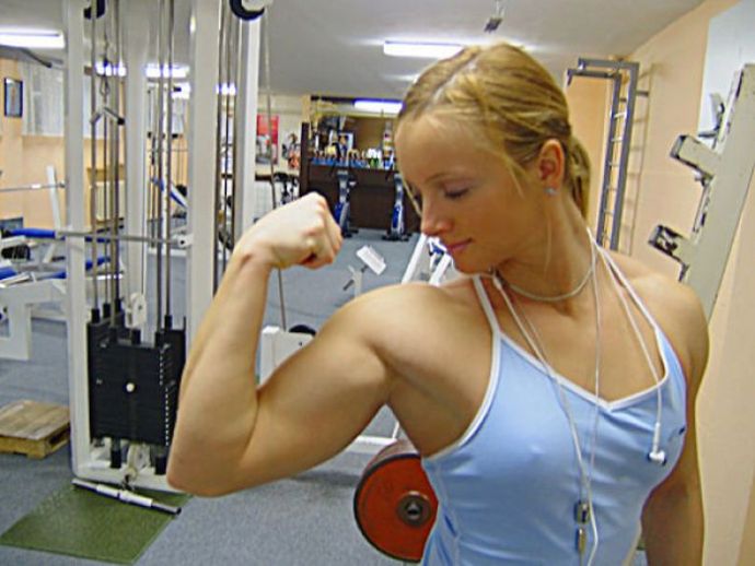 Девушка-бодибилдер