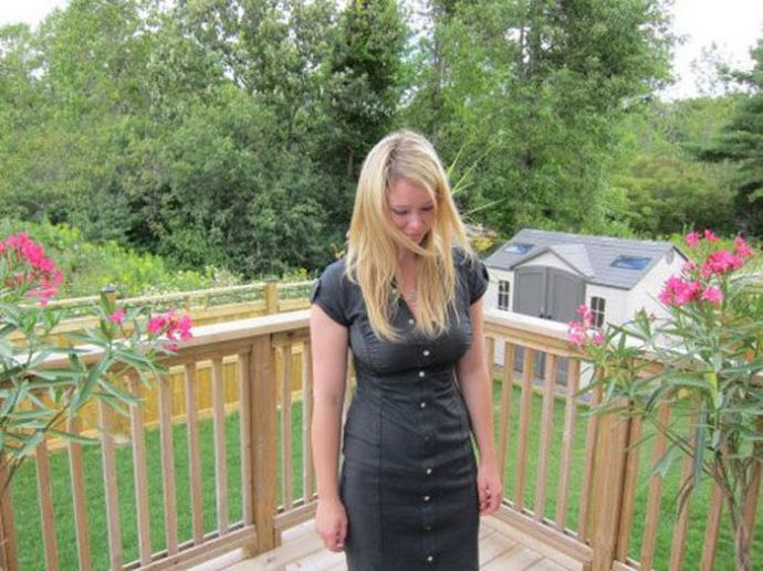 Девушки в откровенных платьях