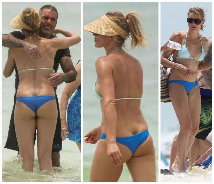 Кэмерон Диаз в синем бикини на пляже Флориды