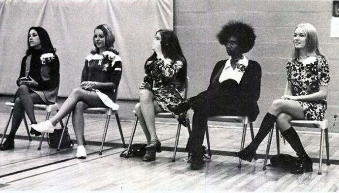 Короткие юбки из прошлого