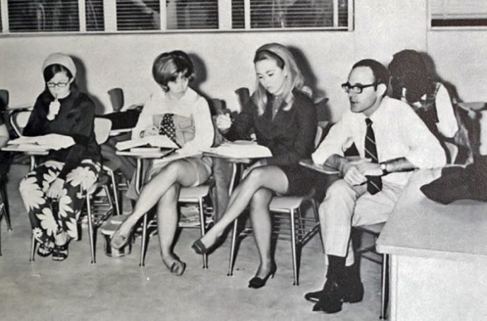 Короткие юбки из прошлого