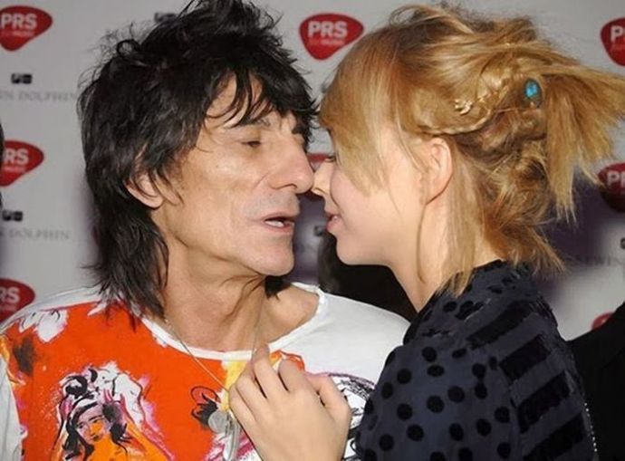 Молодые невесты состоятельных старичков