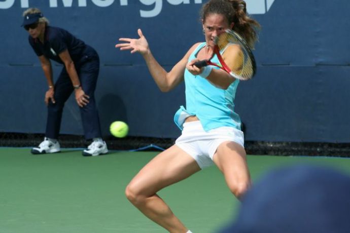 Откровенные позы симпатичных спортсменок