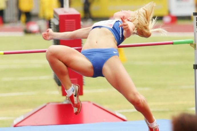 Откровенные позы симпатичных спортсменок