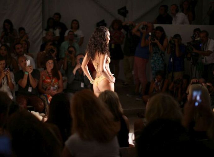 Пляжная мода: купальники 2015 года