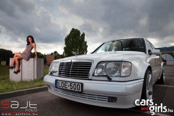 Подборка венгерских девушек и автомобилей