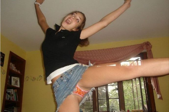 Подвыпившие девушки отрываются на полную катушку