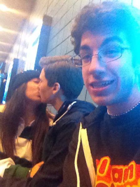 Третий - лишний, об этом знают все!