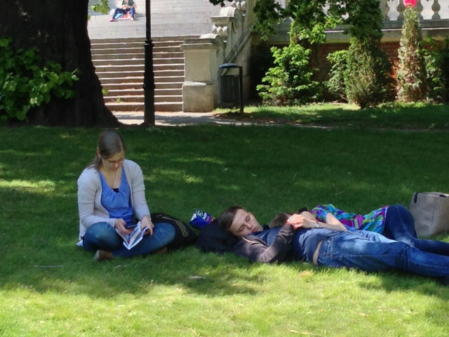 Третий - лишний, об этом знают все!