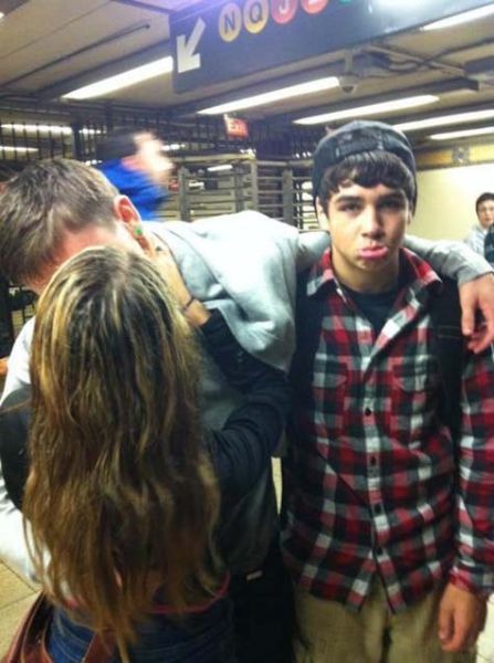 Третий - лишний, об этом знают все!