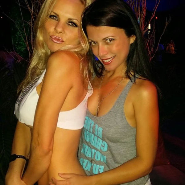 Вечеринка в лучших традициях Playboy (эротика)