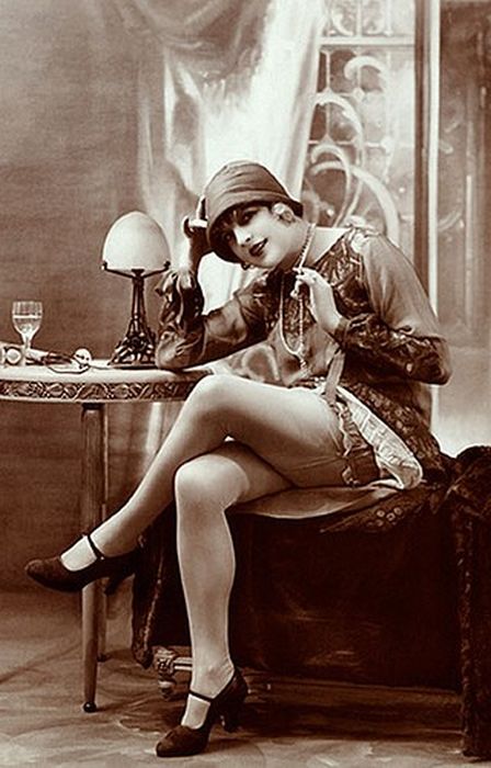 Женские чулочки и нижнее белье середины прошлого века Женские чулочки и нижнее белье середины прошлого века