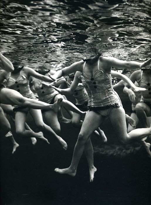 Женские чулочки и нижнее белье середины прошлого века Женские чулочки и нижнее белье середины прошлого века