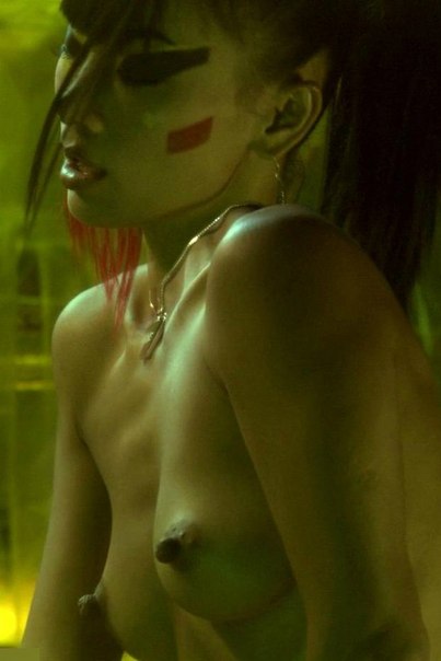 Бай Лин Голая - Bai Ling Nude (приоткрыла грудь)