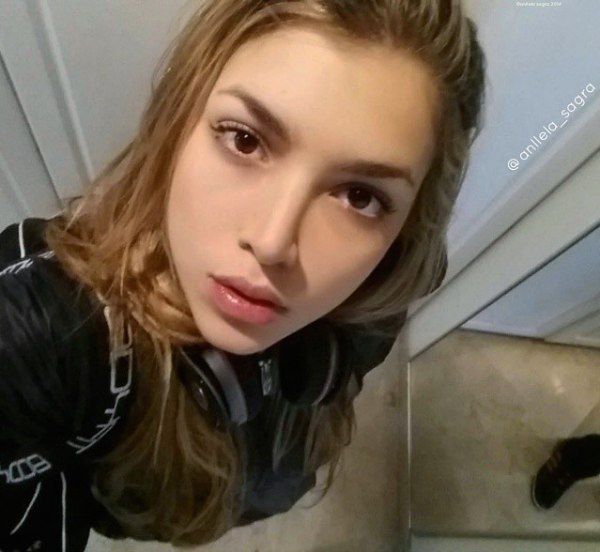 Девушка спортсменка Анелла Сангра