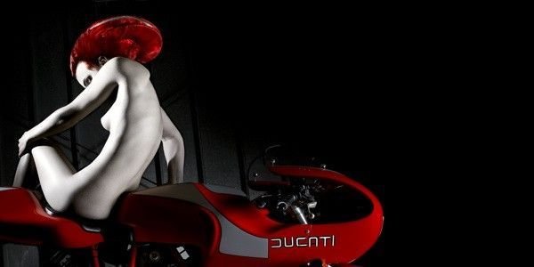 Девушки и Ducati