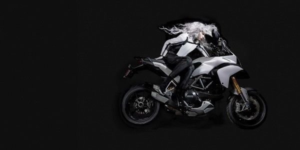 Девушки и Ducati